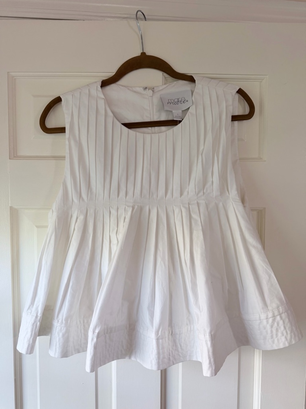 Anthropologie MareMare Women's White Pleated Sleeveless Top